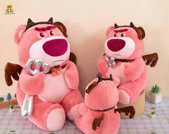 Gấu Dâu Losto Cầm Đinh Ba